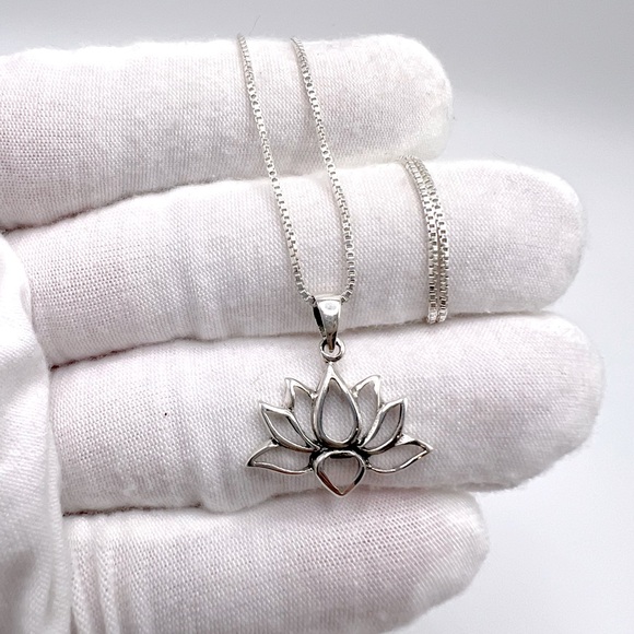 .925 Sterling Silver Lotus Flower Necklace - Picture 1 of 14